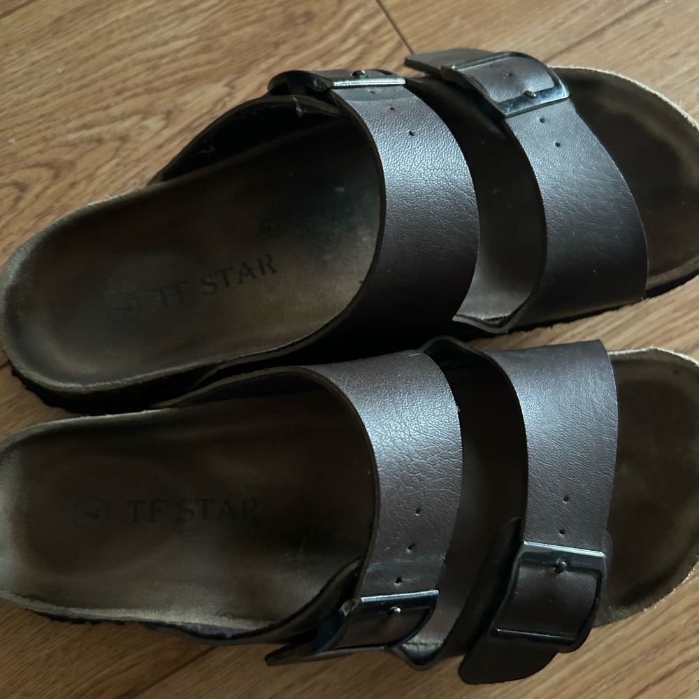 TF Star sandals, size 7, very well worn.